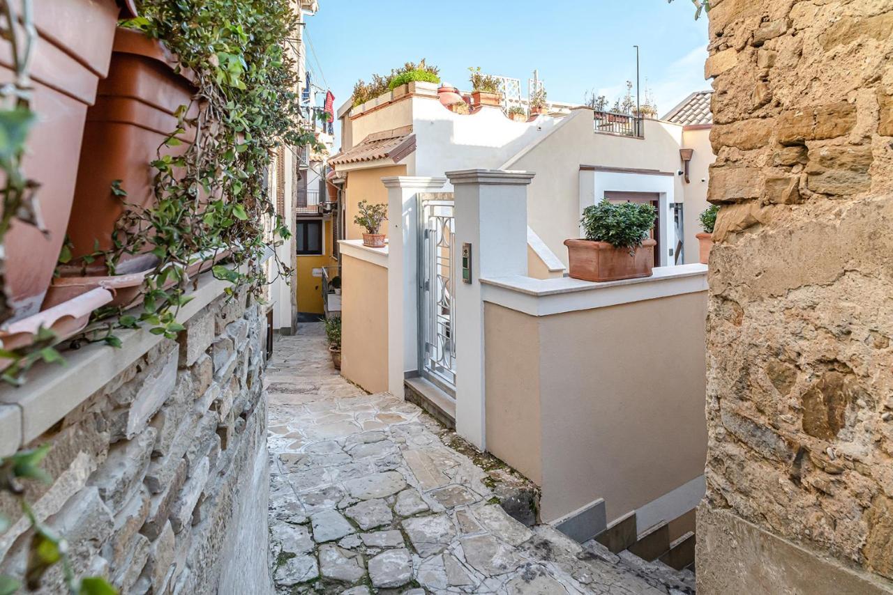 De Gulia Charme And Relax Bed & Breakfast Castellabate Exterior photo
