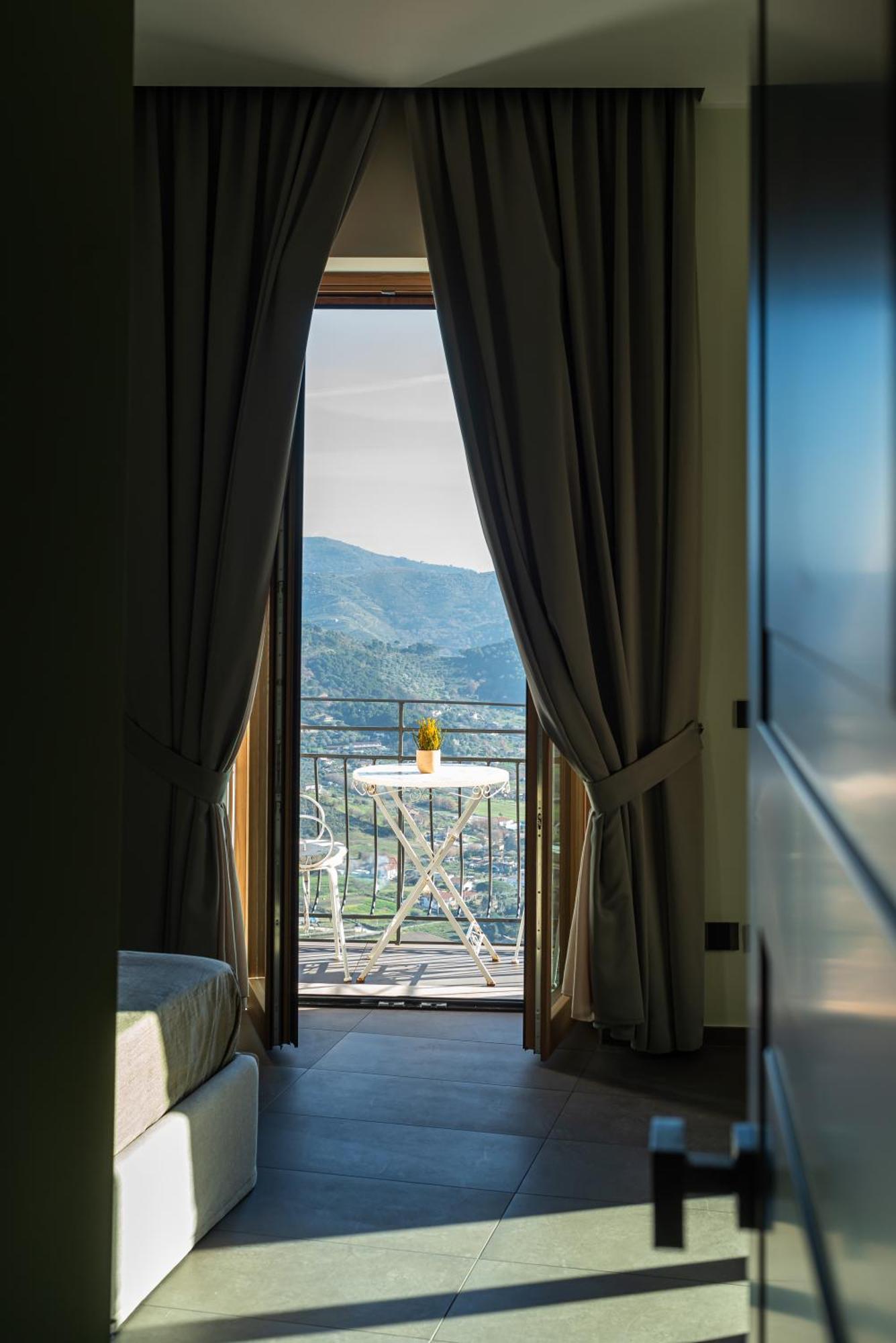 De Gulia Charme And Relax Bed & Breakfast Castellabate Room photo
